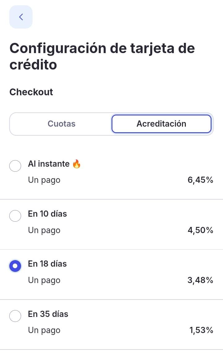 Pantalla Configuración de tarjeta de crédito de Mercado Pago, pestaña Acreditación, con las opciones de plazo y su costo